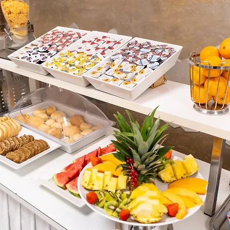 Отель Tirsus 3*