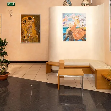 Tirsus Hotel 3*